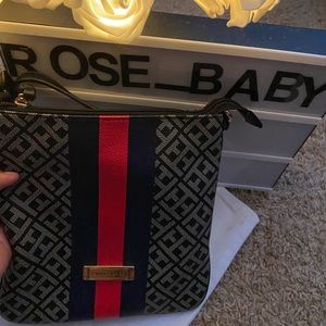 Tommy Hilfiger Crossbody
